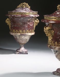 一对花瓶，约1790年（碧玉和ormolu） 作者 学校俄语