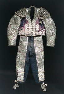 斗牛士外套和长裤（纺织品）