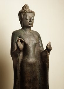 达瓦茹阿瓦蒂时期从塔瓦提摩天降下的佛陀（青铜）