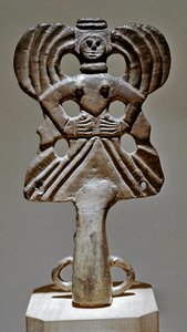 Art Scythian（斯基泰文明或 Scythia）：来自乌克兰的青铜坦克装饰品，公元前 5 至 3 世纪。 圣彼得堡，艾尔米塔什博物馆 作者 斯基泰人