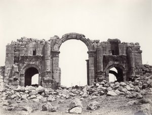 1867年杰拉什的Hadrianic拱门