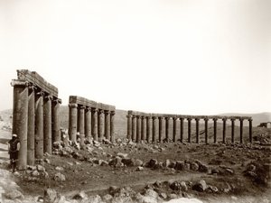 1867年杰拉什（Jerash），西北部的椭圆形圆柱形广场