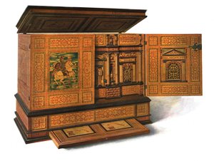 镶嵌有镶嵌物的写字柜，1904年 作者 雪莉·查尔斯·莱韦林·斯洛科姆