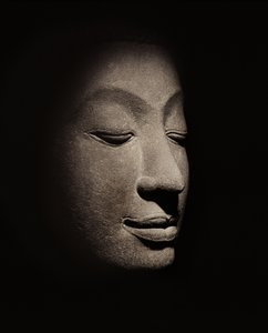 从大城府早期的佛头