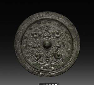 西王母镜，约317-400（青铜）。 作者 六朝中文学校