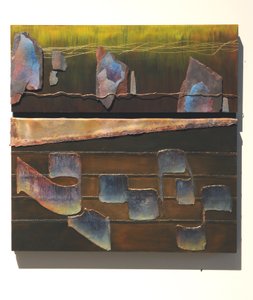 字》，2007 年（镶板、铜、金线、铅、石板、砂纸、颜料）