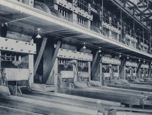Crown Reef Gold Mining Company 电池内部（黑白照片） 作者 南非摄影师