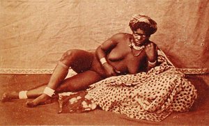 Une Cleopatre Zulu, 约1880年（蛋白打印）。 作者 南非学校