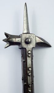 足战战锤，约 1440 年（铁木镶嵌铜） 作者 南欧