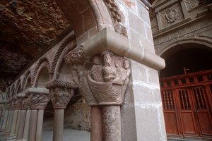 拱廊资本描绘基督称他的门徒 作者 西班牙语学校