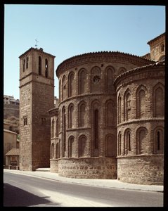 Art mudejar：13世纪西班牙托莱多的圣地亚哥·德·阿拉伯教堂的后殿 作者 西班牙语学校
