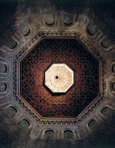 Ceiling of the Madrasa of Granada, Spain, built in 1349 (photo) 作者 西班牙语学校