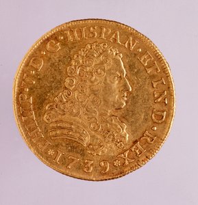 来自西班牙的金币 (8 ecu)：菲利普 (Filippo 或 Philippe) V (1700-1746) 统治时期。 1739 直径 3.6 厘米那不勒斯，考古博物馆 作者 西班牙语学校