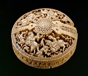 装有四只猎人和动物的容器的盖子，Umayyad时期，公元998-999（另见416492） 作者 西班牙语学校