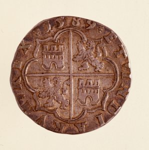 来自西班牙的银币（8 雷亚尔）：菲利普（Filippo 或 Philippe）二世统治时期（1556-1598 年）。 1589 直径 3,5 厘米那不勒斯，考古博物馆 作者 西班牙语学校
