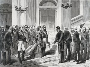 1871 年 3 月 19 日，西班牙国王阿梅迪一世 (Amedeo Ferdinando Maria di Savoia) (1845-1890) 和他的妻子玛丽王后胜利·达尔·波佐·德拉·西斯特纳 (1847-1876) 抵达马德里皇宫。 雕刻自 ""La Ilustracion Espanola y America 作者 西班牙语学校