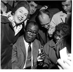 路易斯-阿姆斯特朗，法国 作者 