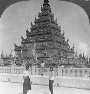 缅甸曼德勒Arakan塔，1908年。 作者 立体声旅行社