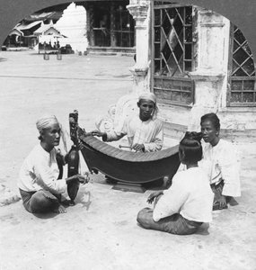 1908年，缅甸仰光大金塔，音乐家 作者 立体声旅行社