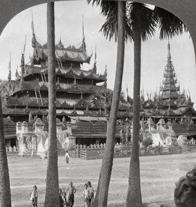 1908年，缅甸曼德勒，阿因多Ya牛塔附近的异教国王教堂。