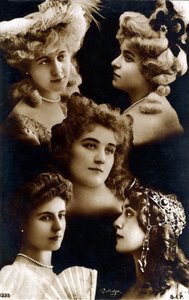 永恒的女性，年轻女性肖像的马赛克，约1900年（照片）。