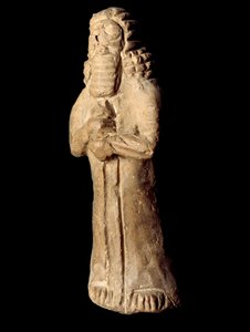 Sumerian civilization: statuette in terracotta of protective genie deposited under the foundations of a house. 8th-7th century BC. Dim. 13 cm Baghdad, National Iraq Museum