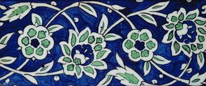 牡丹和玫瑰花结瓷砖（彩色釉下彩陶器） 作者 叙利亚学校