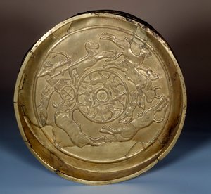 东方艺术：金制狩猎图，大约在公元前1200年，在叙利亚实现。巴黎，卢浮宫博物馆