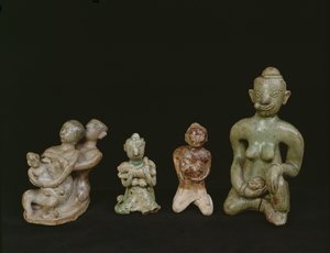 母子雕像（兵马俑） 作者 泰国学校