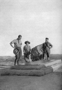 塞西尔·罗兹（Cecil Rhodes）的坟墓，非洲的英国商人和政治家，南罗得西亚，1924年，1927年