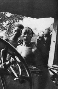 蒙加拉（Mongalla）到苏丹特拉克卡（Terrakekka），土生男人第一次见到白人妇女，1925年，1927年