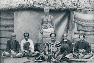 一群萨摩亚人，其中包括著名的叛乱分子Mataafa Iosefo，1902年