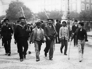 1910年葡萄牙革命期间水手逮捕了保皇党人