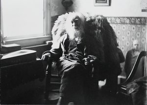 沃尔特-惠特曼在新泽西州的卡姆登，约1891年。 作者 托马斯·埃金斯