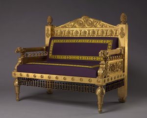 长椅，制作者不详，约1802-1807年（鎏金木，复制的羊毛软垫）。