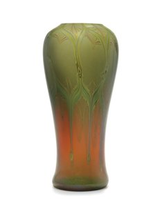 一个活性花瓶，约1910年（玻璃）