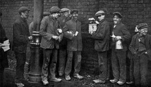 1912年1月，彭德伯里，Wheatsheaf煤矿，为煤炭罢工投票