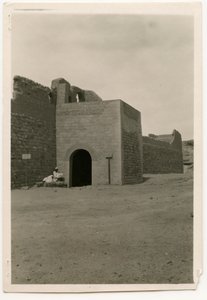 埃及阿斯旺圣西蒙修道院东门和塔楼，Ugo Monneret de Villard 摄