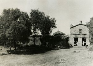 埃塞俄比亚阿克苏姆锡安圣母玛利亚教堂周围围墙的入口，Ugo Monneret de Villard 摄影，约 1937 年 作者 乌戈·莫内雷·德·维拉德