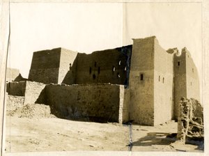 埃及阿斯旺，圣西缅修道院的大水池（qasr），摄影师：Ugo Monneret de Villard 作者 乌戈·莫内雷·德·维拉德