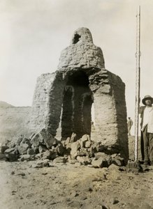 埃及卡斯尔伊布里姆（Qasr Ibrim）墓地中的坟墓，摄影师：Ugo Monneret de Villard 作者 乌戈·莫内雷·德·维拉德