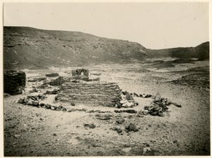埃及 Qasr Ibrim 南部墓地的坟墓，摄影师：Ugo Monneret de Villard 作者 乌戈·莫内雷·德·维拉德