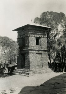 埃塞俄比亚阿克苏姆的两层方形建筑，摄影师：Ugo Monneret de Villard 作者 乌戈·莫内雷·德·维拉德