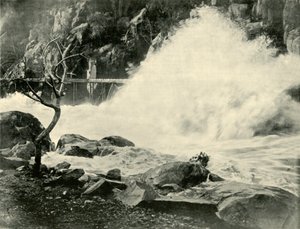 1901年，朗塞斯顿附近的白内障峡谷中的巨浪。 作者 不明