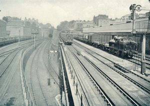一个繁忙的地方，1922年。 作者 不明