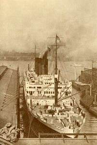 著名的法国班轮，巴黎34,569吨，c1930。 作者 不明
