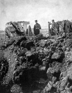 法国第75炮台的逃生路线狭窄，第一次世界大战，1915年 作者 不明