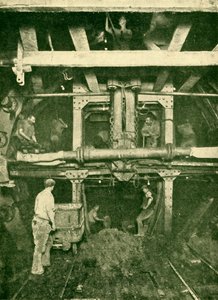 顶头盾牌：挖掘地铁隧道，1930年。 作者 不明