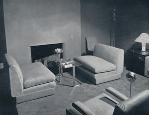 罗素·赖特（Russel Wright）设计的客厅中的炉边组，1935年 作者 不明