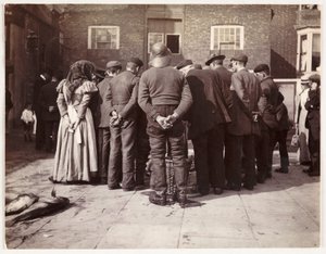 A fish auction, c 1905 作者 不明